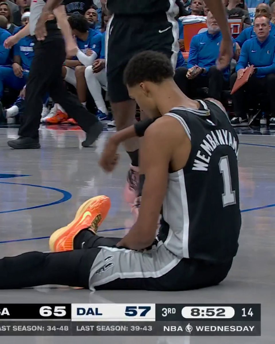 WEMBY WITH THE BLOCK AND THE SIZEUP 😳 Can't believe what we're watching on ESPN and the ESPN App 🤯