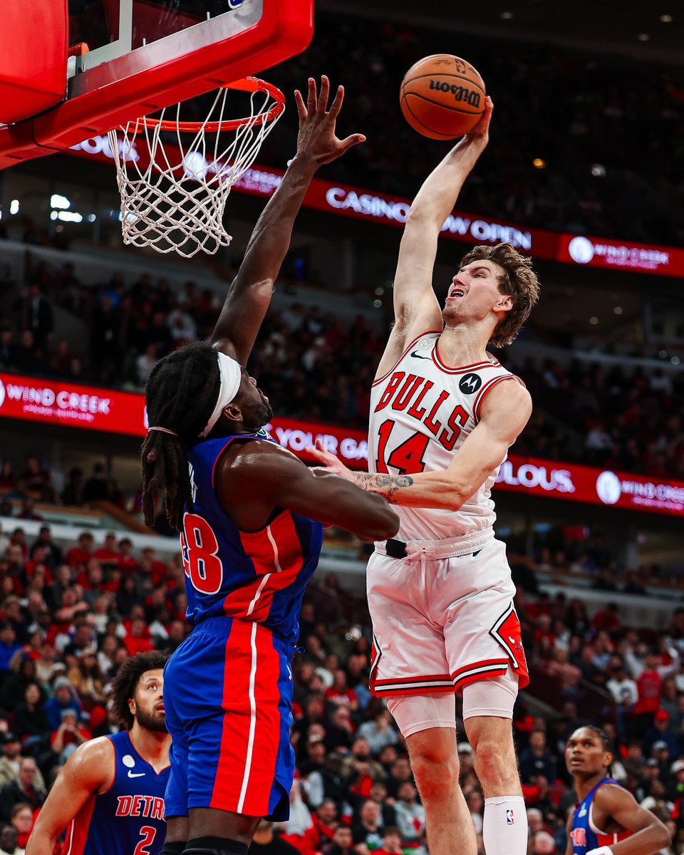 Matas Buzelis is a walking highlight. 21 pts | 7-12 FG | 6 reb | 3 blk