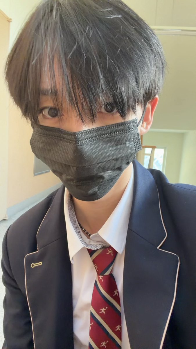위플립이 교복 좋아하길래 찍어봤어요 #KickFlip #킥플립 #동현 #Donghyeon
