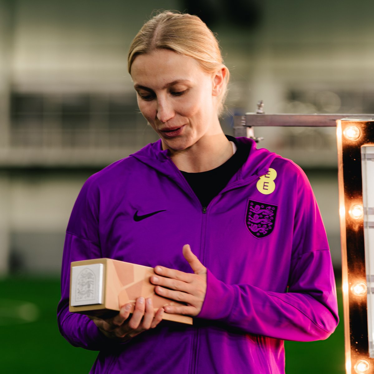 A very special surprise - and there was only one way to deliver the trophy! 👀 🐶 Your England Women's Top Goalscorer award winner for 2024-25 presented by M&S: Aggie! 👏
