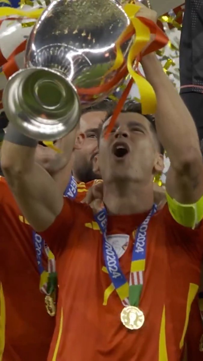 Es capitán. Es campeón de Europa y de Nations League. Es historia viva de la Selección Española Masculina de Fútbol. Es Álvaro Morata y hoy cumple años. #VamosEspaña