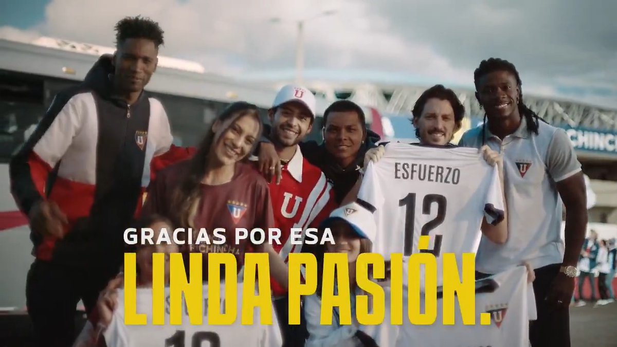 El jugador 12 lo da todo por su equipo y transforma cada partido en una historia que no se olvida. Esto no es solo fútbol, es amor por LDU Oficial 107 años con el equipo albo en el corazón. ¡Por más años celebrando juntos! ¡Vamos Liga!