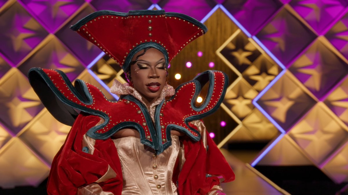 Step right up for the KARAMILK show. 🎪 #CanadasDragRace returns Thurs, Nov 20. Where to watch: 🇨🇦: @cravecanada 🌎: WOW Presents Plus