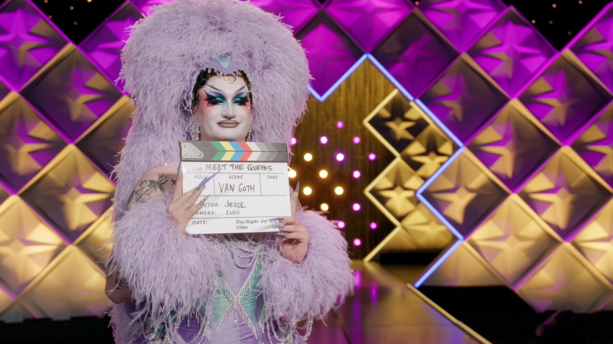 She's your favourite burlesque rockstar, Van Goth. 🤘 #CanadasDragRace returns Thurs, Nov 20. Where to watch: 🇨🇦: @cravecanada 🌎: WOW Presents Plus