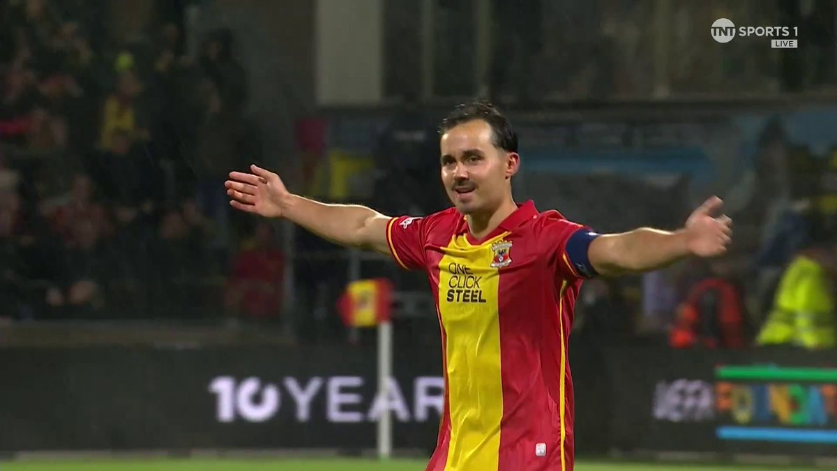 This was the moment Go Ahead Eagles BEAT Aston Villa in the Europa League. Fireworks were set off outside the ground following the final whistle and just look what it means to themโฆ๐๐คฉ