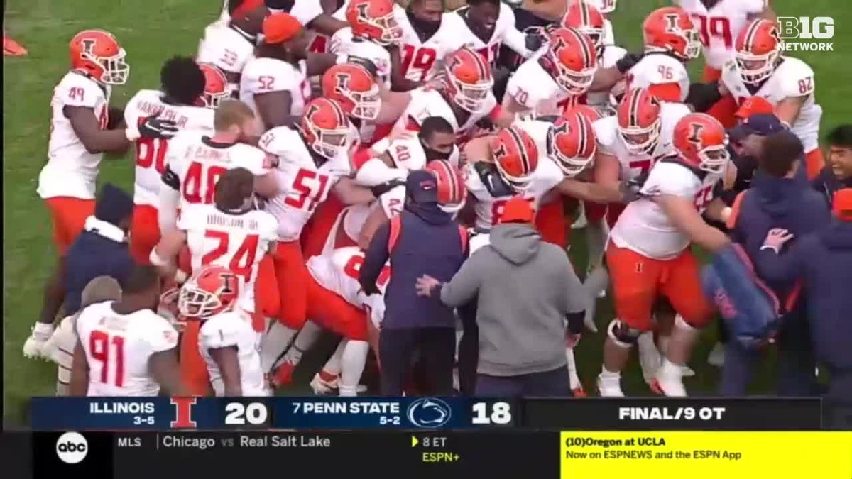 9️⃣ OTs 🤯 #OTD in 2021, Illinois Football outlasted Penn State in a historic game at Beaver Stadium 🙌