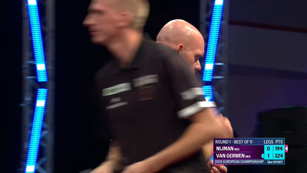 113 FOR NIJMAN! Back-to-back break of throws in this game, as Wessel Nijman pins the 113 checkout to level this game up at one apiece! 📺 #ECDarts | R1