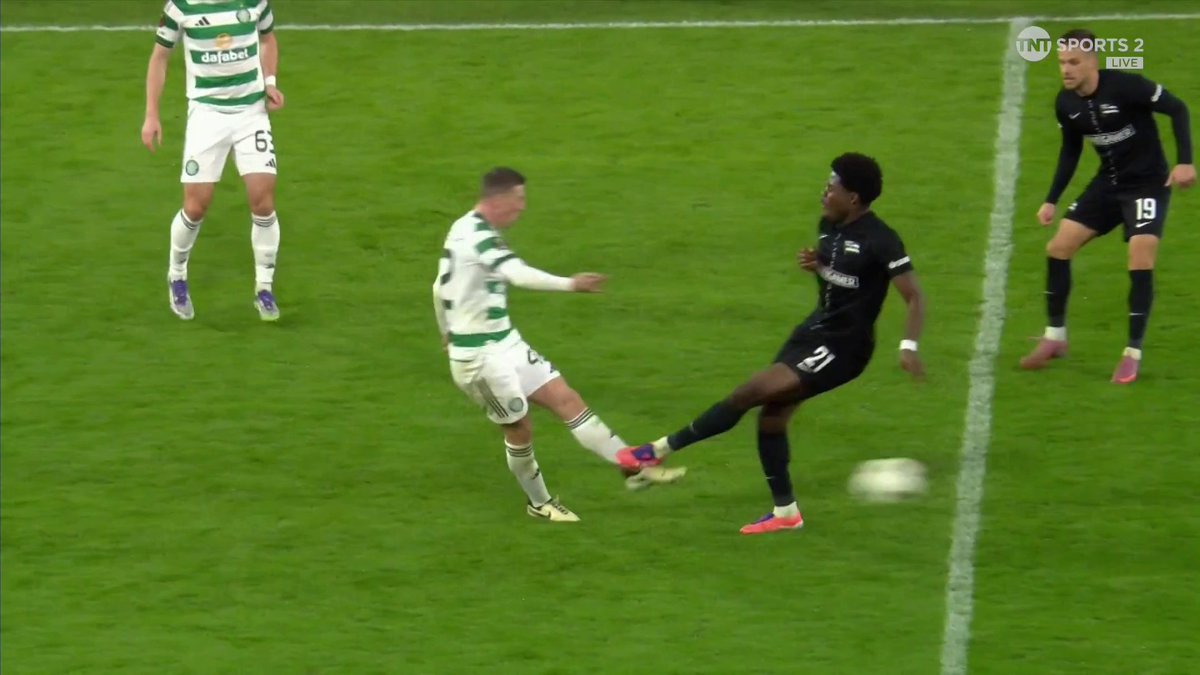 Tochi Chukwuani of Sturm Graz is shown a straight red for a studs-up challenge on Callum McGregor 🟥 📺 TNT Sports &amp; discovery+ UK