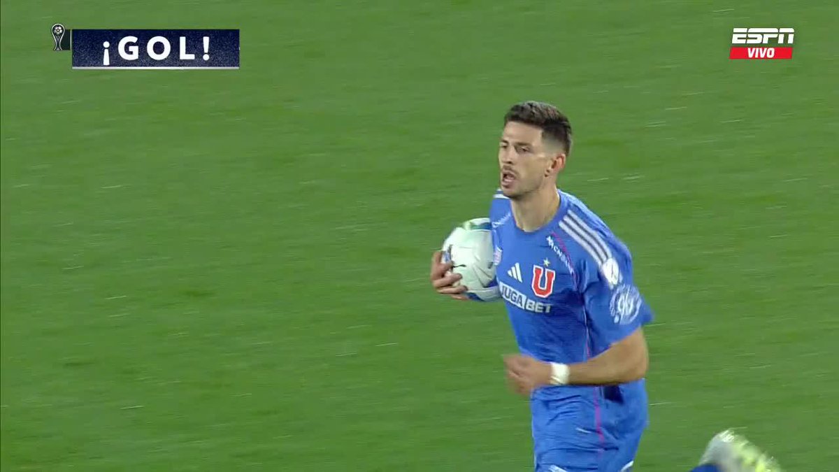 DESCONTÓ LA U. DE CHILE: en una de las primeras pelotas que tocó, Di Yorio capturó el rebote de Losada y firmó el 1-2 vs. Lanús en la CONMEBOL #Sudamericana. 📺 #DisneyPlus Plan Premium
