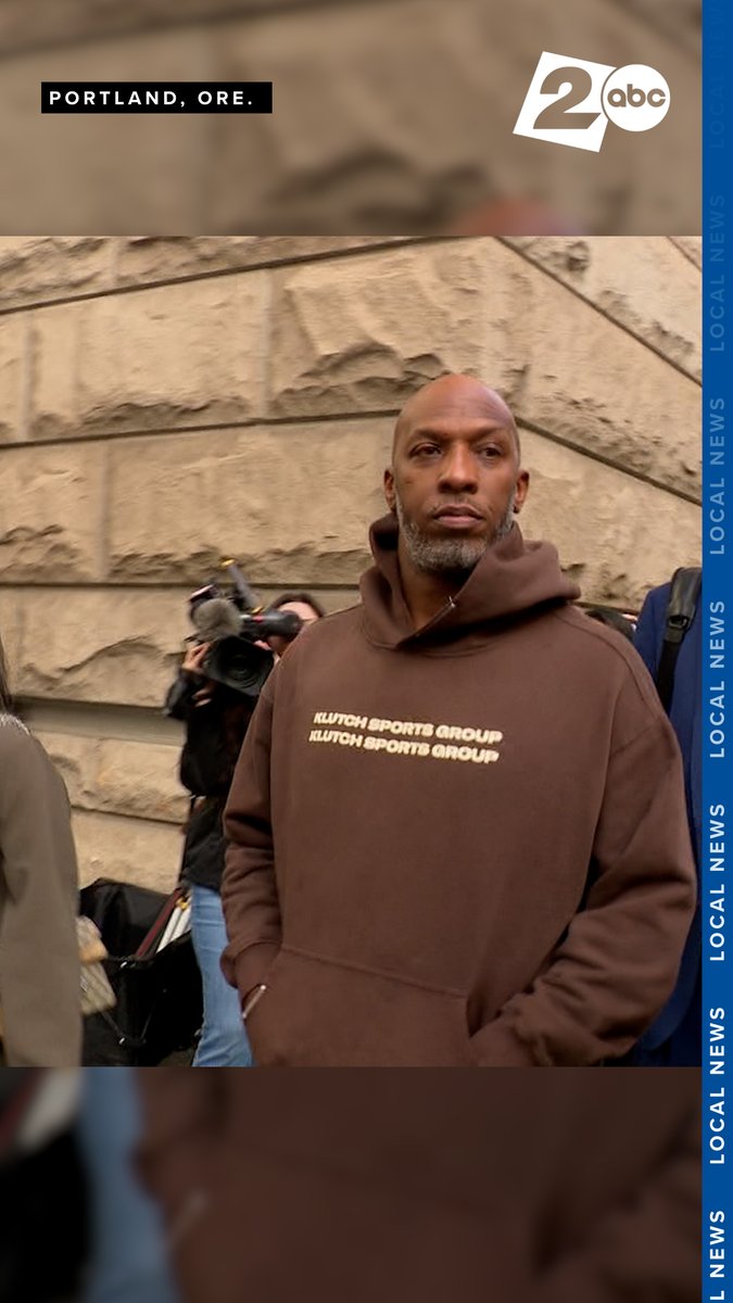 Chauncey Billups sale de la Corte Federal en Portland, Oregon después de ser arrestado, procesado y despojado de su pasaporte. No puede viajar fuera de Oregon excepto a Colorado (su estado natal) y a Nueva York, donde será enjuiciado. Vídeo: KATU News