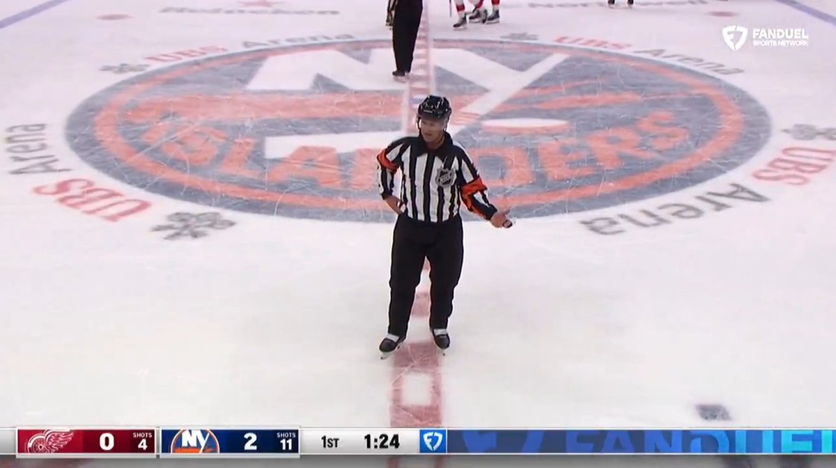 Kyle Palmieri was arguing his penalty call so the ref told him to pick which penalty he wanted 😭🤣