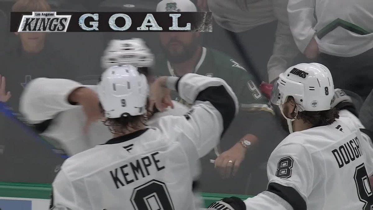 Kempe doing Horns Down after beating the Stars in Dallas...crazy
