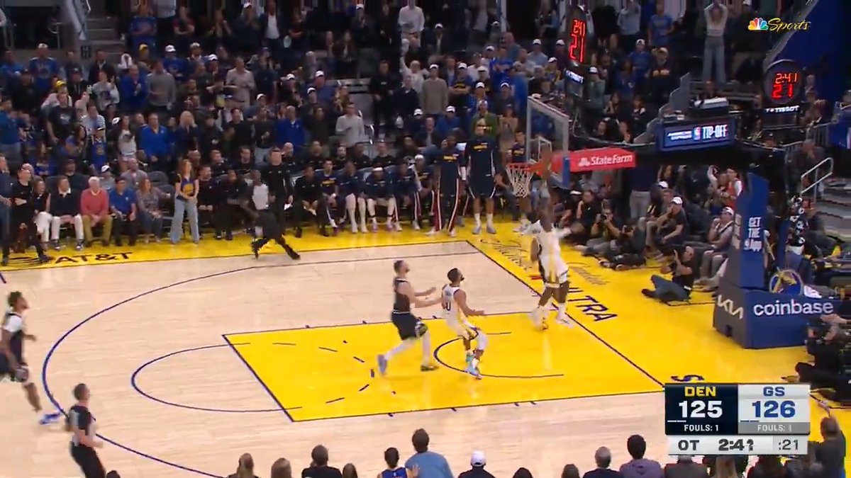 Jonathan Kuminga breaks out the Euro step on the break as the Warriors try to break away in overtime 👏