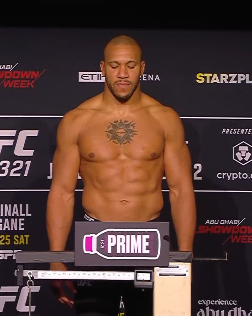 MAIN EVENT OFFICIEL 🏆✅ Ça passe pour Ciryl Gane 🇫🇷 qui valide à son tour la pesée à 112,3 kg. ⚖️ LET’S GOOOOO !!! #UFC321