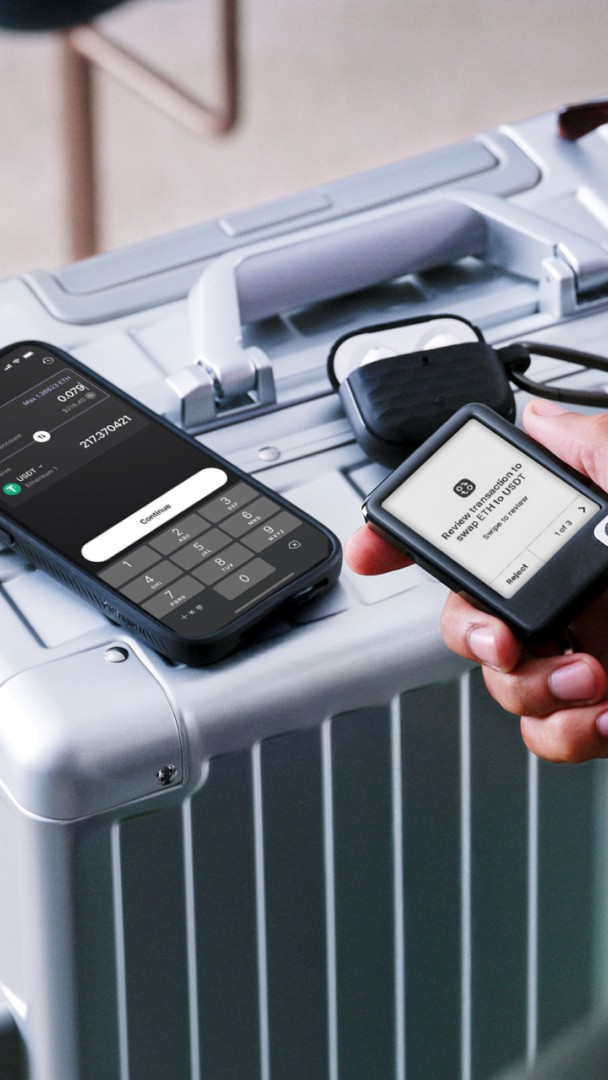 Ledger présente son nouveau coffre-fort numérique 📱🔐 Ledger, champion mondial (et français) de la sécurité des actifs numériques,a dévoilé le Nano Gen5, un coffre-fort qui tient dans la poche pour sécuriser ses transactions crypto, signer des documents, etc 🎙️📹 Cocquempot Nathan