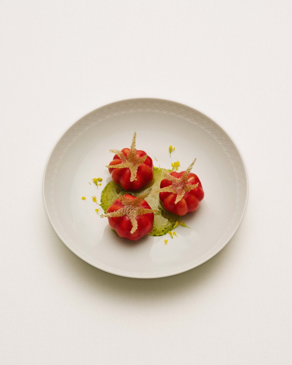 Chef Yannick Alléno has created a selection of dishes inspired by the Dior archives, to be explored