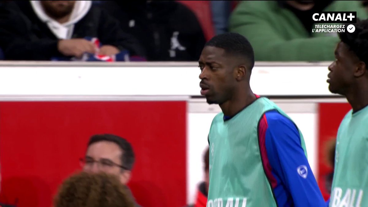 Désiré Doué 🇫🇷 en sang après sa blessure contre Leverkusen. 🩸😨 La réaction d’Ousmane Dembélé 🇫🇷. 😳 🎥 CANAL+ Foot