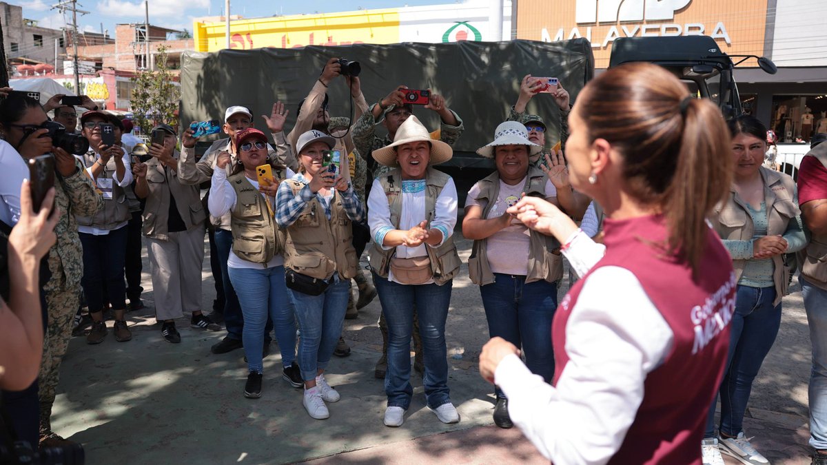 Agradecemos a Defensa Nacional, Marina, SICT, Salud, Bienestar, CFE, Conagua, a las y los servidores de la nación, así como a la gobernadora, los gobernadores, autoridades y personas que han trabajado para atender la emergencia provocada por lluvias. Así se ve la generosidad del pueblo de México.