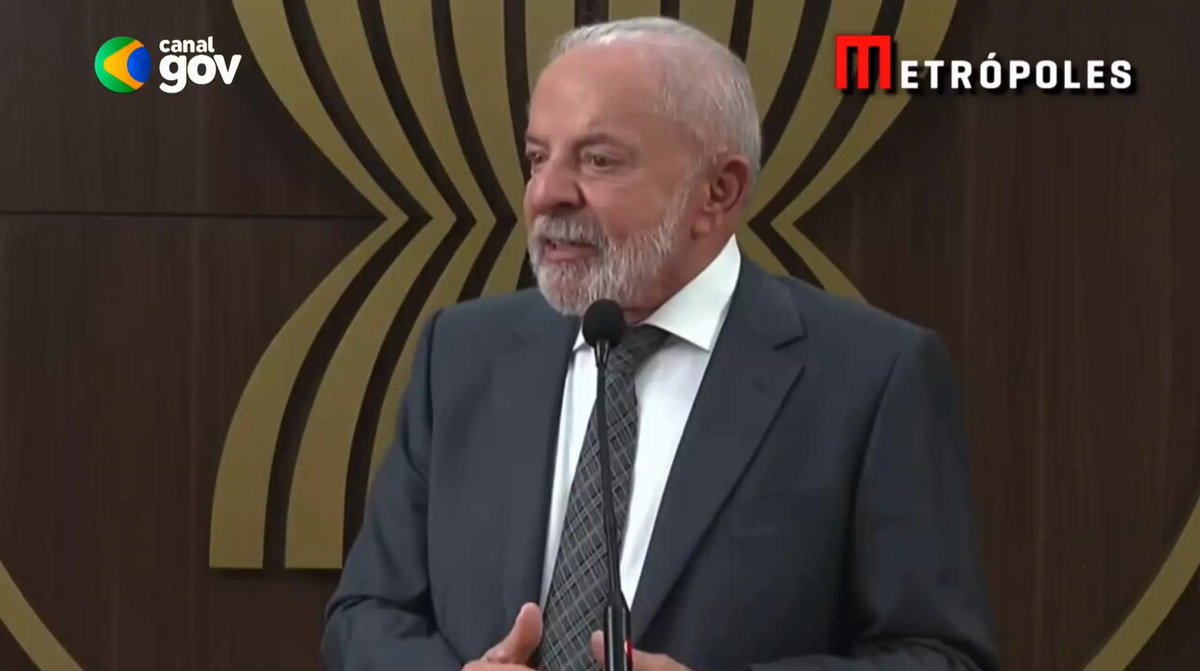 Octávio Guedes, GloboNews, INVENTOU que Lula pressupôs que o tráfico não deve ser combatido, mas o próprio Lula disse que o governo combate o tráfico na mesma "frase errada". "Você tem uma troca de gente que vende porque tem gente que compra e de gente que compra porque tem quem vende. No caso do Brasil nós estamos com uma frente que envolve PF, polícias estaduais e nós QUEREMOS COMBATER O TRÁFICO." O erro da fala foi somente a palavra "vítima". Como ele mesmo disse depois, "mal colocada". Se dissesse que "o traficante é consequência do usuário também", não teria nada de errado. O governo Lula tem erros, já disse que discordo totalmente da política monetária. Selic em 15% para uma inflação abaixo de 5% é loucura econômica. Mas essa encheção de saco com qualquer bobagem, principalmente por parte da imprensa empresarial, é lamentável. Da extrema-direita já é de se esperar.