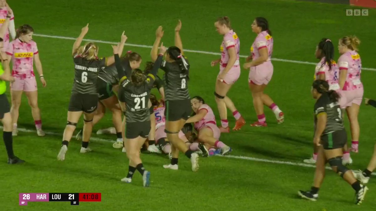 The opening game of the new Premiership Women's Rugby season is delivering! 🤩🏉 England star Sadia Kabeya has scored the EIGHTH try of the match to give Loughborough a 28-26 half-time lead at Harlequins. #BBCRugby