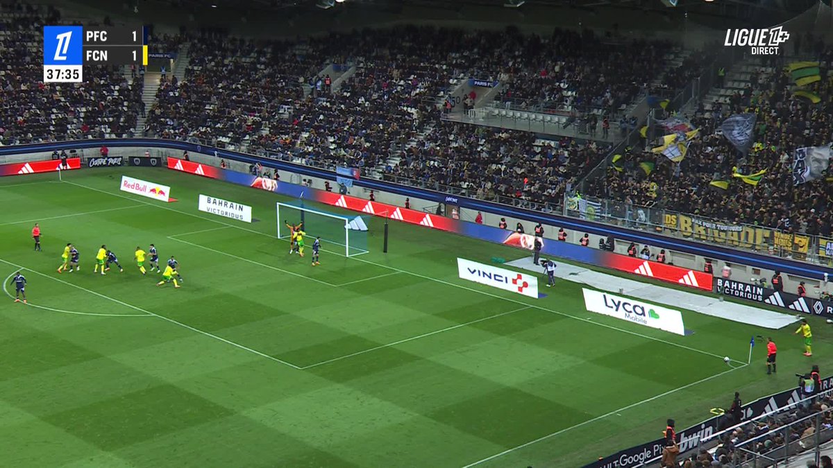 ARRÊTEZ TOUT !!! Matthis Abline inscrit un but d'ANTHOLOGIE 😱 #PFCFCN