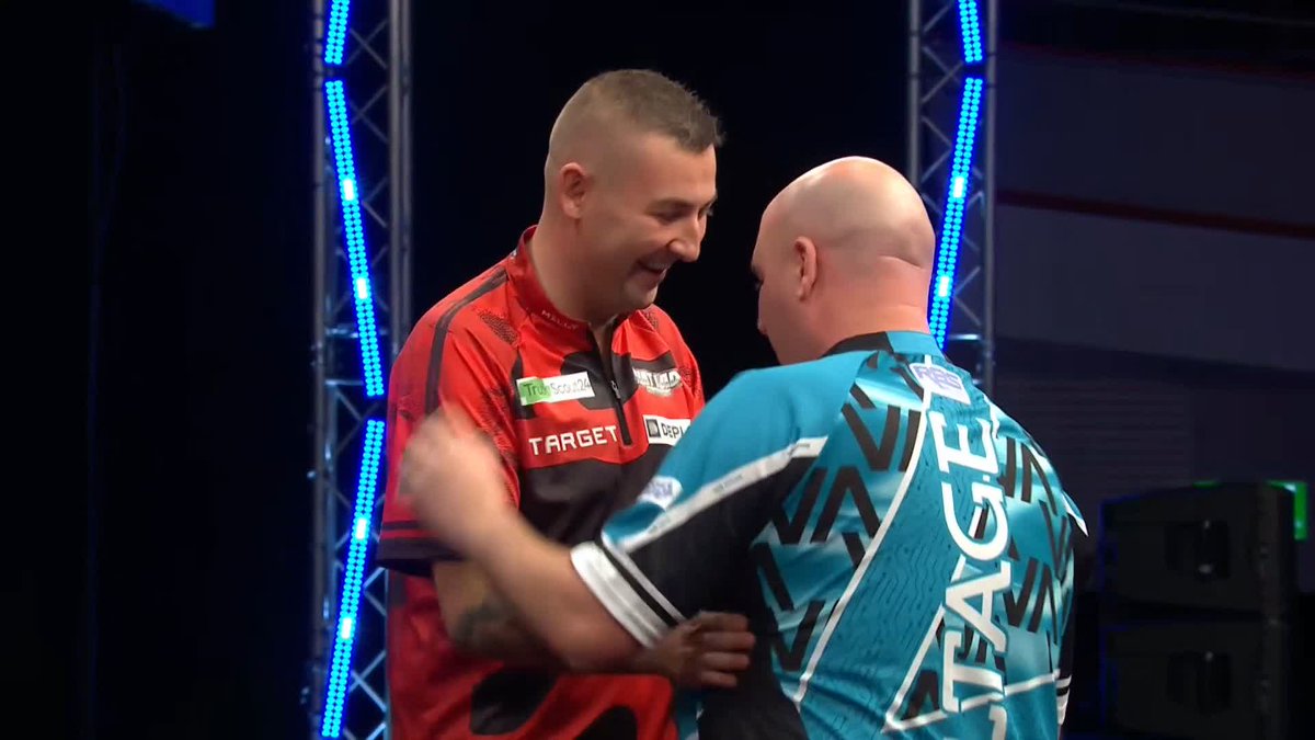 WHAT A FINISH FROM ASPINALL! Nathan Aspinall continues his brilliant run of form into Dortmund, as The Asp beats Rob Cross 6-1 with an excellent double-double finish! 🔥 📺 #ECDarts | R1