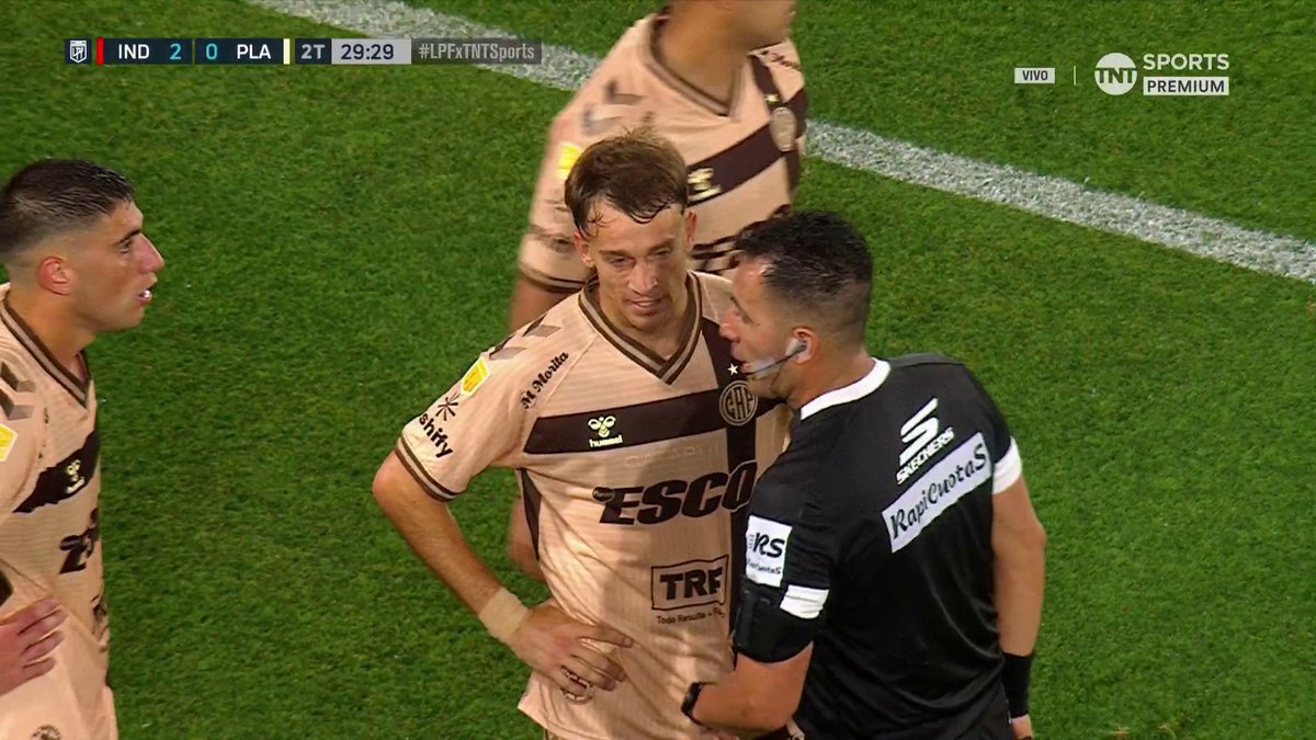 🦑 Todo Platense reclamó PENAL de Rodrigo Rey ante Ronaldo Martínez. 📺 Luis Lobo Medina y los asistentes del VAR determinaron que NO hubo infracción.