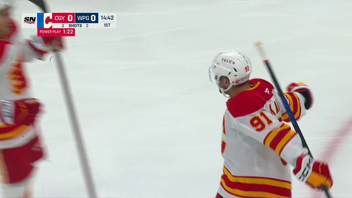 Nazem Kadri blasts home his first of the season! 💥