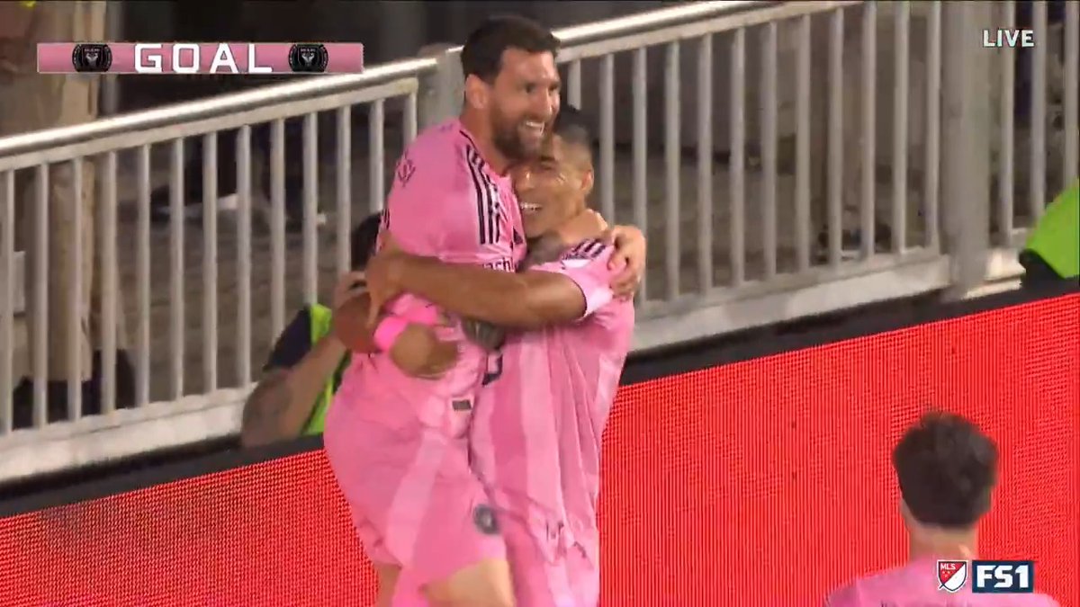 MESSI IS INEVITABLE ‼️ HE GIVES Inter Miami CF THE LEAD OVER NASHVILLE IN THE Major League Soccer CUP PLAYOFFS 👏