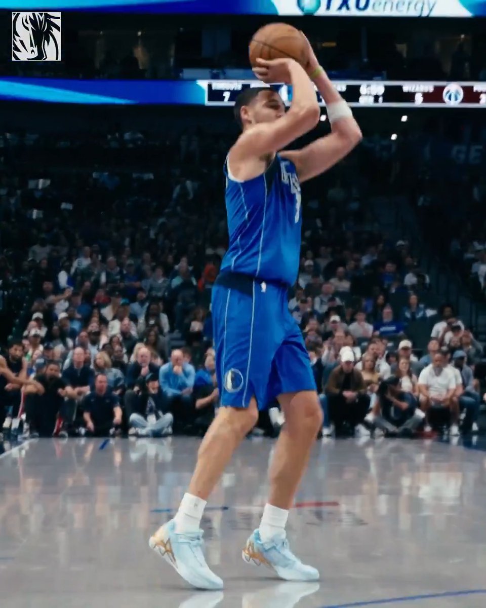 Klay doin' Klay things 🫡
