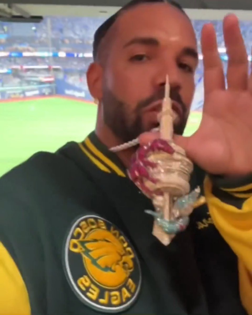 Drizzy live from the World Series! 🦉 Drake checks in from Game 1 in Toronto 👀