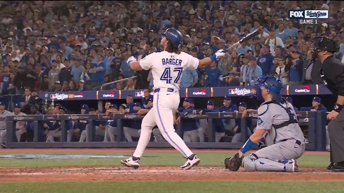 A little bit is never enough 🎶 TORONTO WANTS IT ALL! #WorldSeries