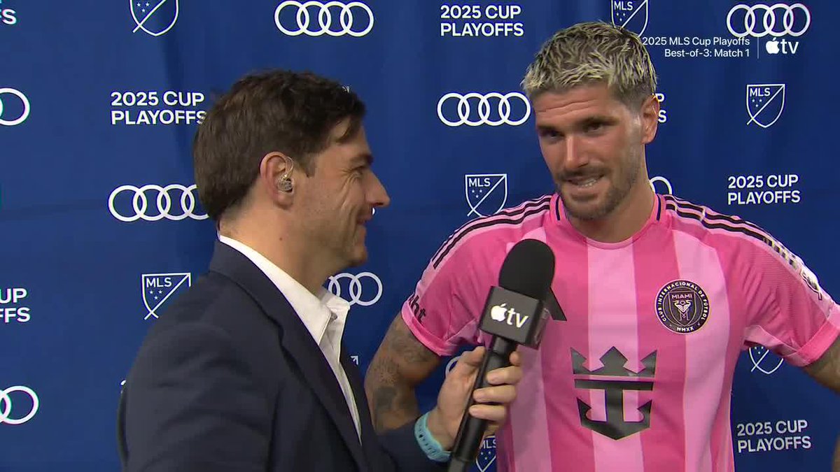 🗣️ "ME PONE MUY FELIZ LA RENOVACIÓN DE LEO (MESSI) PORQUE QUIERE DECIR QUE VAMOS A ESTAR UNOS AÑOS MÁS JUNTOS". 🎙️ Rodrigo De Paul.
