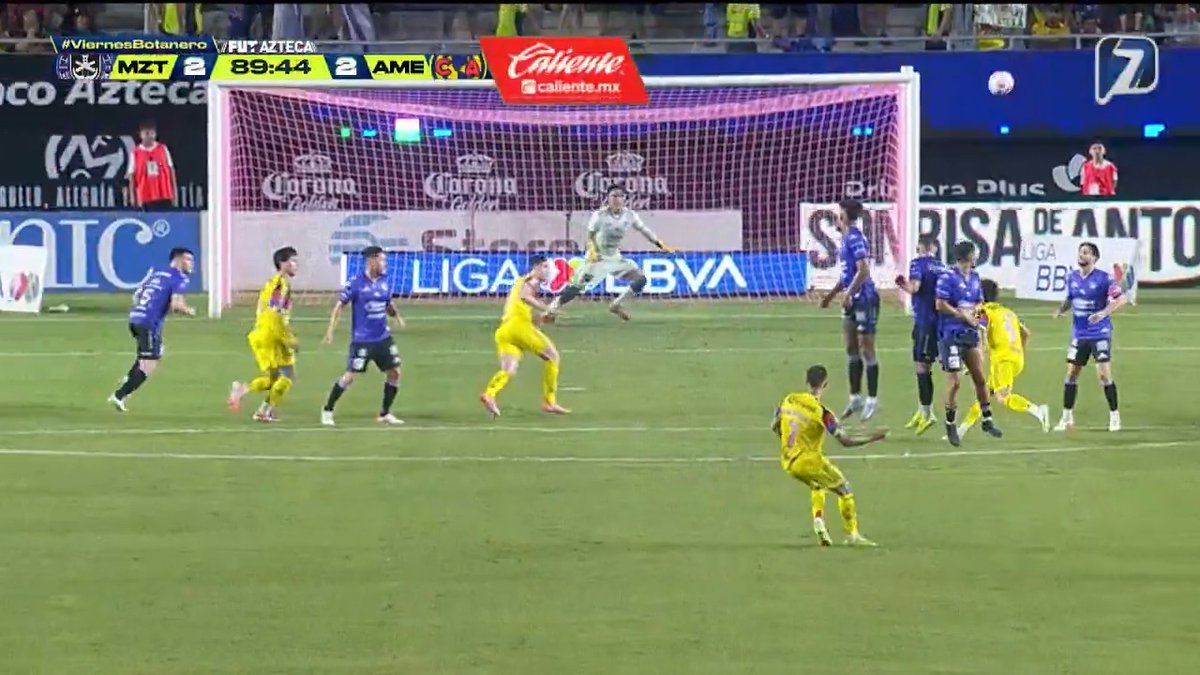 ¡Golazo de Brian Rodríguez! El América lo empata al 88" con un gol de tiro libre del Uruguayo #MásAcciónMásDiversión #ViernesBotanero 🔥@caliente_sports te presenta los mejores momentos mientras apuestas y ganas 🔴 EN VIVO: