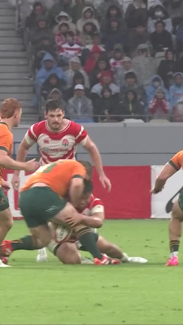 これが #江良颯 のタックル 🔥 相手を仰向けに！ 📺日本テレビ系全国ネット / J SPORTS 1 📱Hulu / J SPORTSオンデマンド #JPNvAUS #ラグビー日本代表