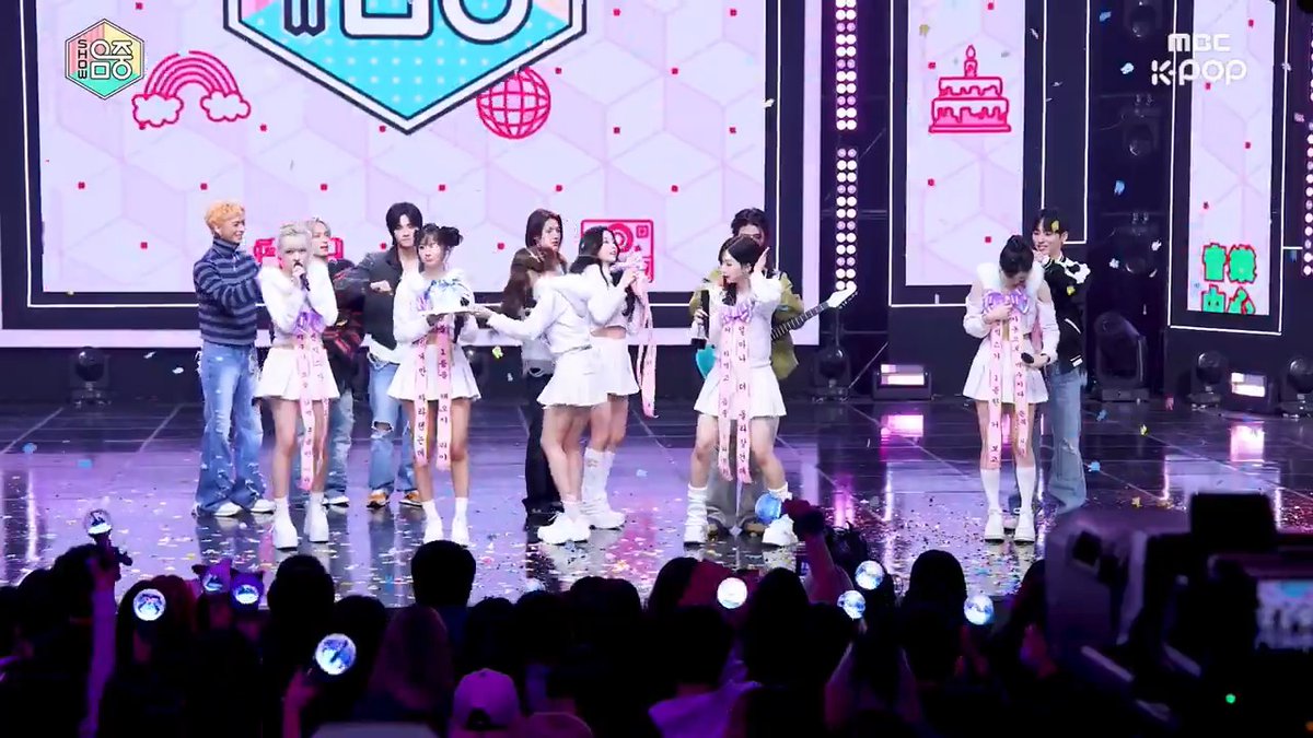 XDINARY HEROES GOING BACK ON STAGE TO GAVE NMIXX CAKE AND CELEBRATE THEIR FIRST MUSIC CORE WIN TODAY 🥹