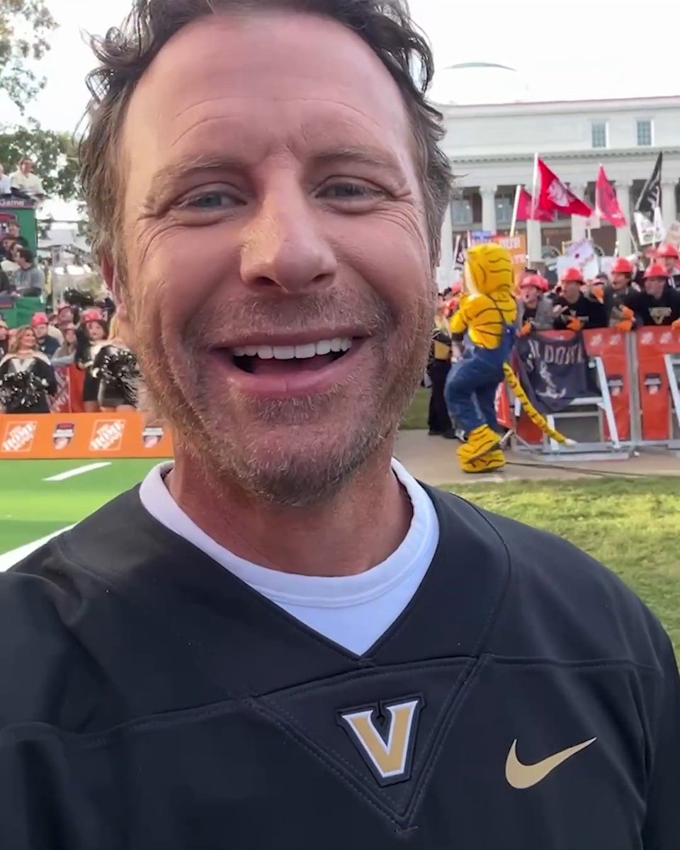 SPOTTED IN MUSIC CITY‼️ Dierks Bentley is hyped to be at GameDay, and we can't wait to hear him and Kenny Chesney perform later in the show 🤩
