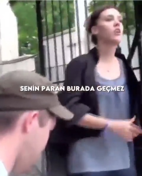 Şarkıyı anlamıyla dinlemek farklı hissettiriyor...