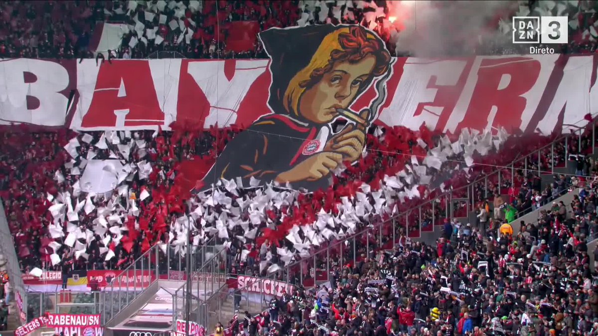 Adeptos do Bayern Munique deram um autêntico show antes da partida de hoje 🎇🎆