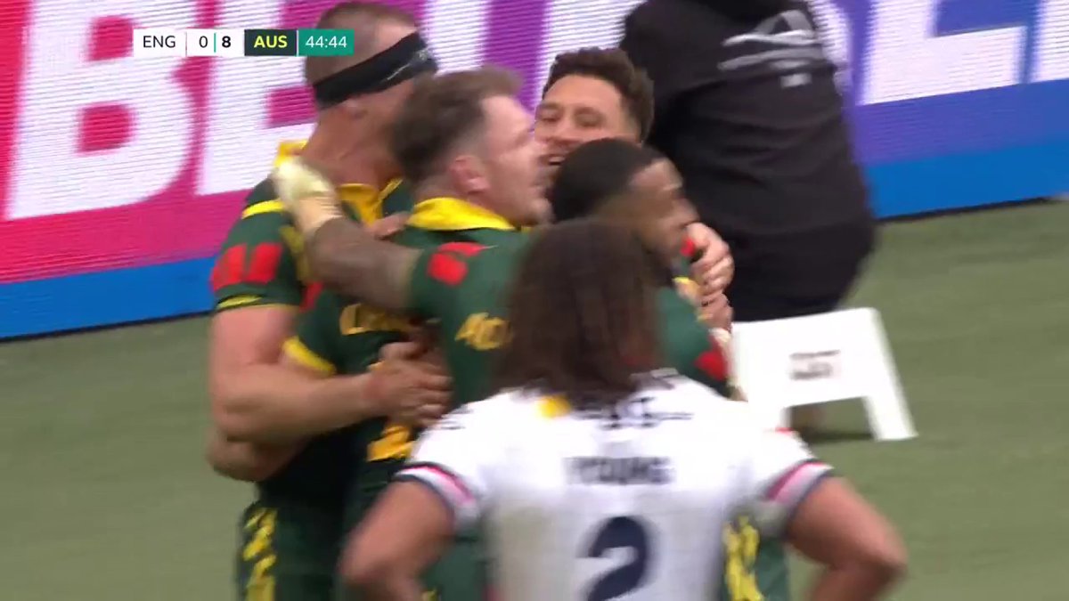 🗣 "Too easy for Australia!" 🇦🇺 The tourists cut through England's defence for Angus Crichton to increase their lead 👊