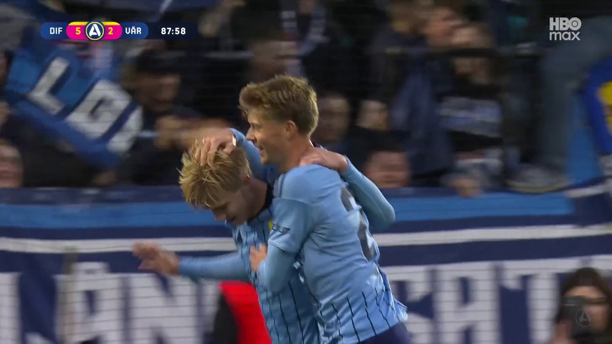 Vi har ny målfest på 3Arena! Patric Åslund efter läckert förarbete av Theo Bergvall 🔵 6-2 i dag, 8-2 i senaste hemmamatchen mot IK Sirius 🤯 📲 Se matchen på HBO Max