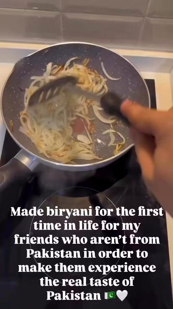 Biryani is something I never dared to cook back home in Karachi because of the fear of screwing it up however my non Pakistani friends wanted to try Pakistani food so decided to finally give it a try today! Surprisingly; wasn’t too bad!! Thank you for existing Shan Masala ❤️