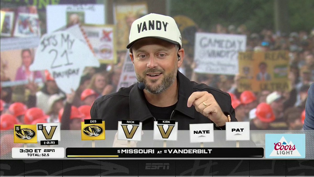 NOTHIN' BUT NASHVILLE LOVE 🔥 Nate Bargatze is rockin' with Vandy 😤