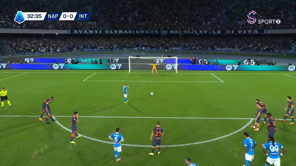 Kevin De Bruyne, penaltıdan golü atıp Napoli’yi öne geçirdi; ancak geçirdiği sakatlık sonrası gözleri doldu. Çok üzücü...