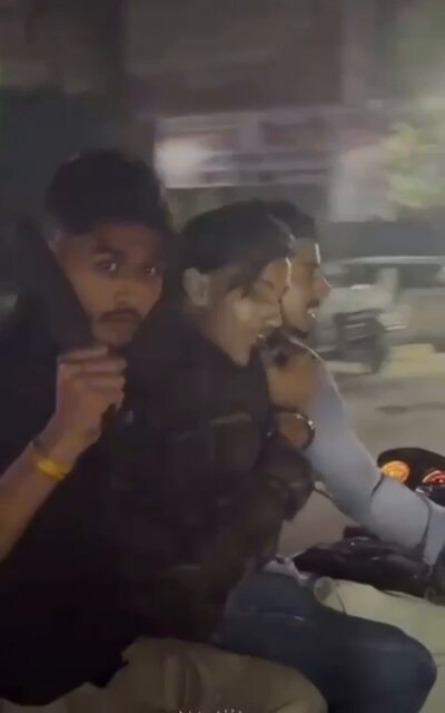 चापड़ लहराते ट्रिपलिंग करके कानून व्यवस्था को चुनौती दे रहे हैं!! वायरल वीडियो लखनऊ के मड़ियांव का बताया जा रहा है!!