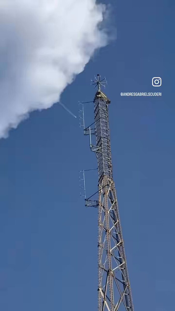 Desde este ángulo es aún más increíble lo que lograron los de SpaceX con el Starship. Paran un edificio que vienen cayendo desde el cielo, la cantidad de cálculos por milisegundo que debe hacer el cohete para estabilizarse tan bien.
