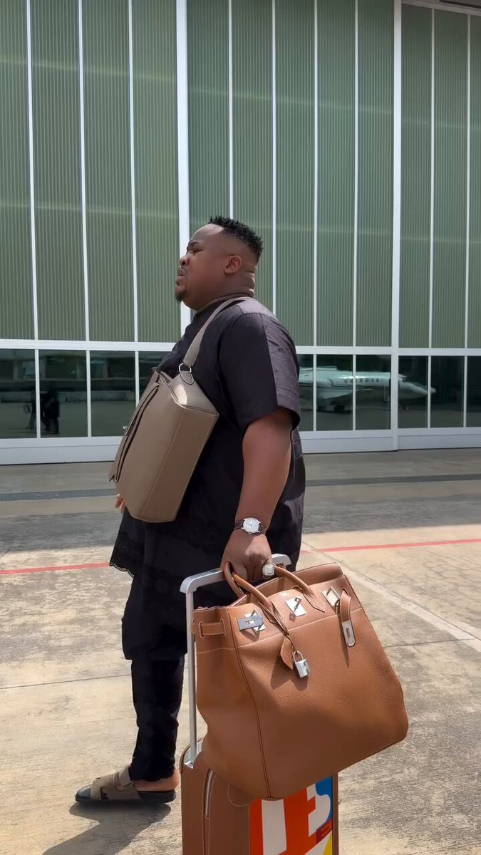 Touch Down Abuja For Our Own Brother @babzii_chilling Wedding, In 30BG You Must Be A Responsible Man. We Just Touch Down FCT To Shutdown For Our Own #MoneyNaWater💦