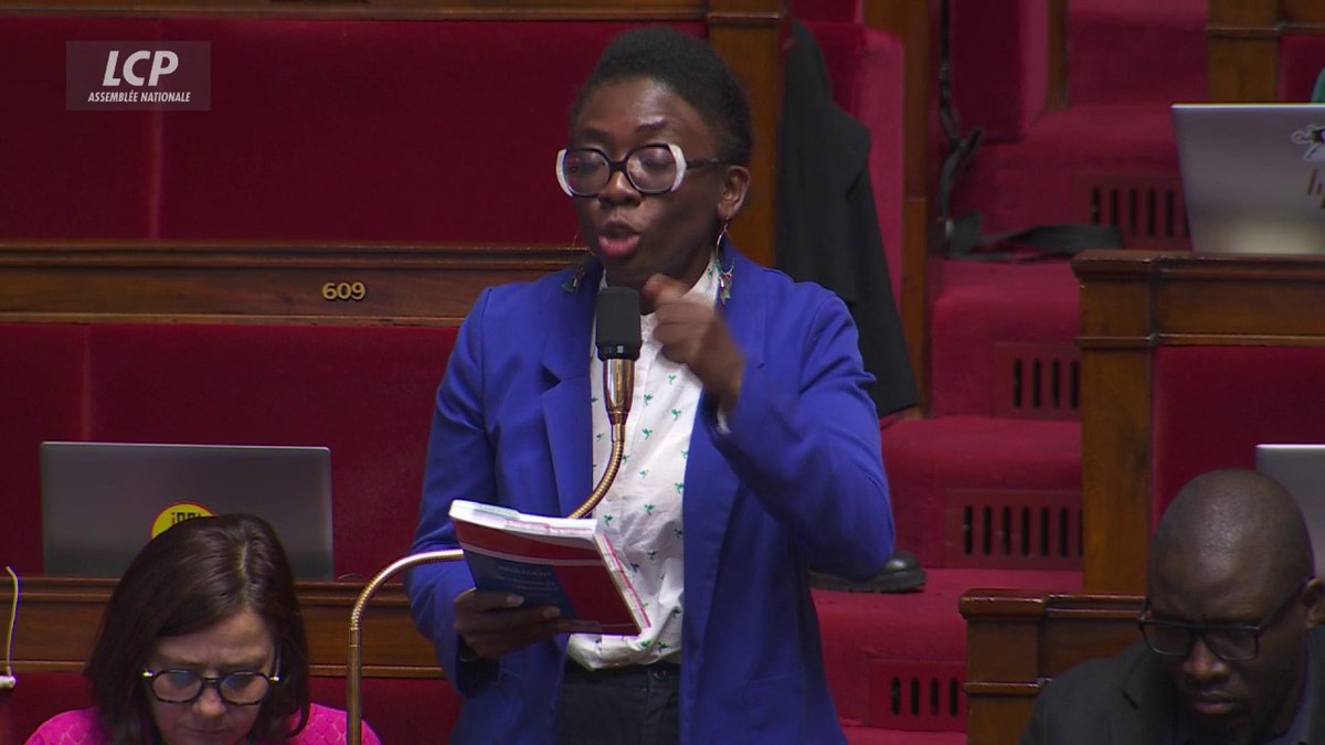 Budget : rappel au règlement de Députée Obono, qui demande aux socialistes et au gouvernement de "donner la liste des points du deal et du pacte conclu entre eux". "Cela nous permettrait de savoir quels sont les coups de billard à 150.000 bandes." #DirectAN #Budget2026