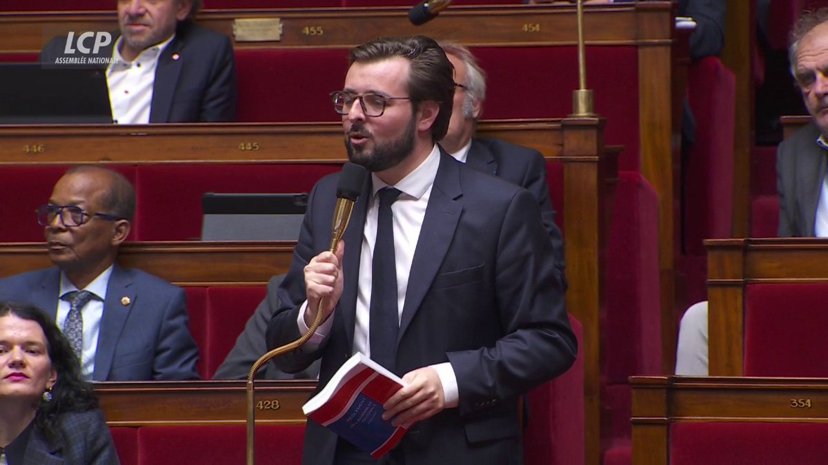 Budget : au tour de Philippe Brun de procéder à un rappel au règlement, pour "savoir quels sont les points du deal entre LFI et Les Républicains pour exempter d'efforts tous les Français qui gagnent plus de 16.000 euros par mois". #DirectAN #Budget2026