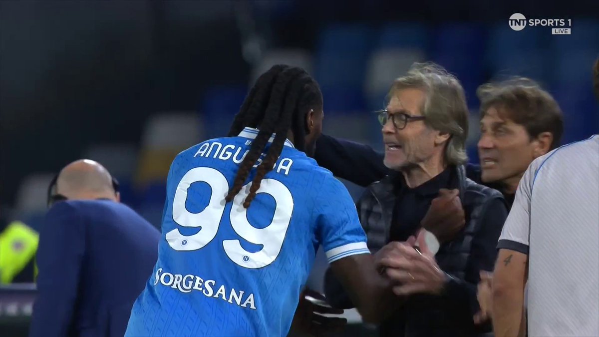Andre-Frank Zambo Anguissa extends Napoli's advantage against Inter with a brilliant run 🔥